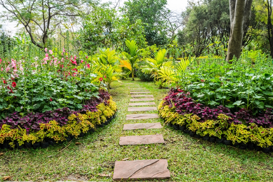 Oto jak otoczaki mogą odmienić Twoje ogrody – piękno i funkcjonalność w jednym!